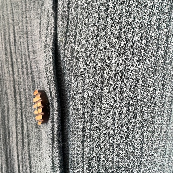 Vintage green short sleeve button blouse with tie detail by Sharon Anthony! - Picture 5 of 7